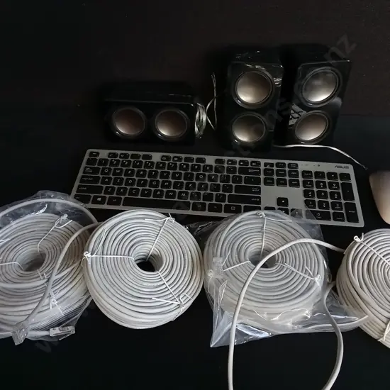 MIX OF ELECTRONIC ITEMS