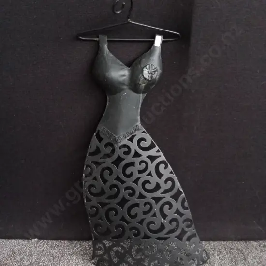 DECORATIVE METAL WALL ART