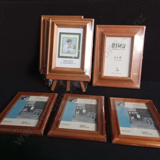 6 PIECES BRAND NEW WOODEN PHOTO FRAMES, PACKAGED