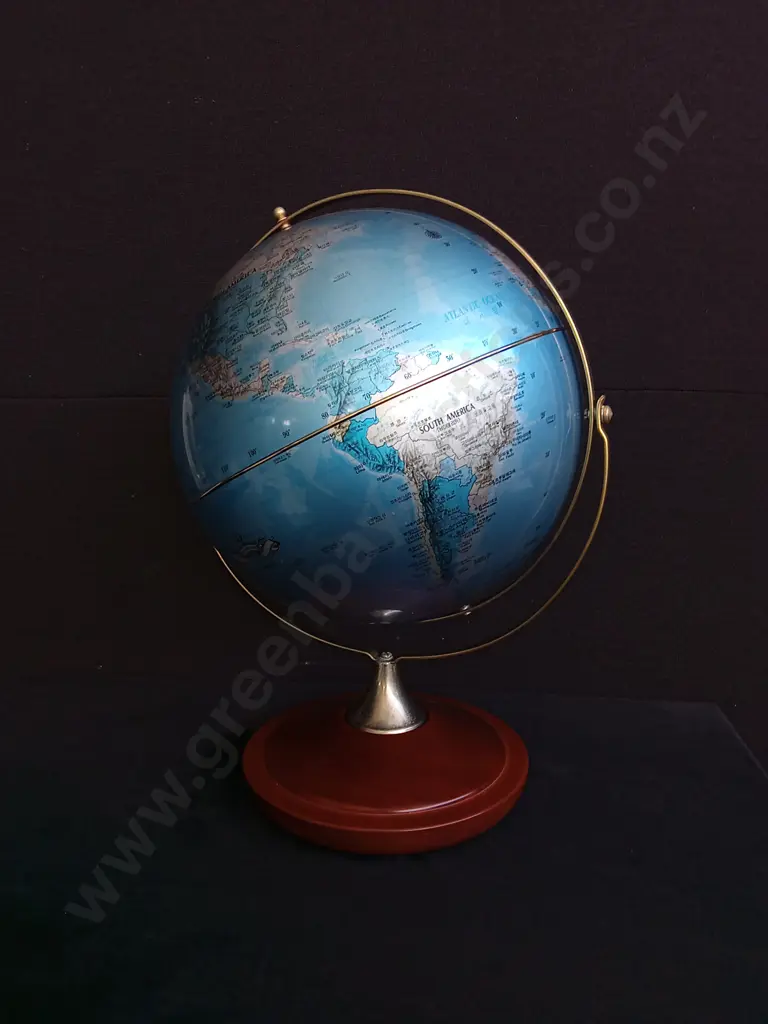 VINTAGE WORLD GLOBE WITH WOODEN BASE Image 1++