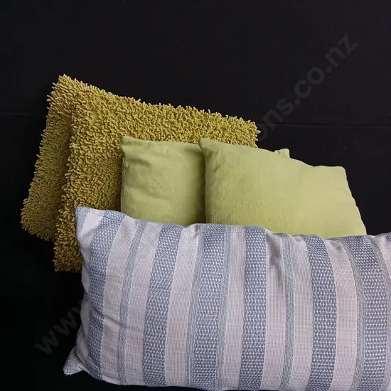 5 CUSHIONS