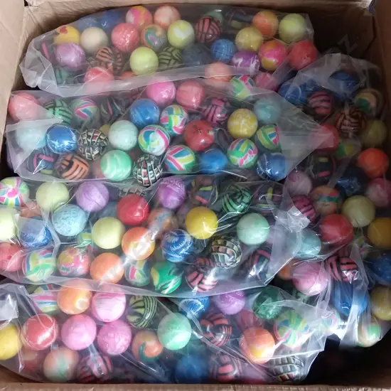 BOX OF BOUNCY BALLS FOR VENDING MACHINE