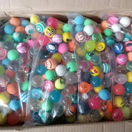 BOX OF BOUNCY BALLS FOR VENDING MACHINE