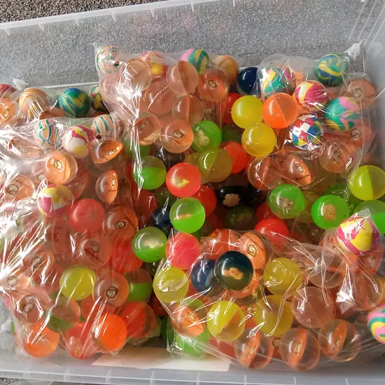 BOX OF BOUNCY BALLS FOR VENDING MACHINE