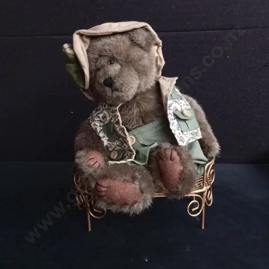 VINTAGE BOYDS BEARS ORVIS T. FISHER MODEL, WITH MINIATURE WIRE CHAIR