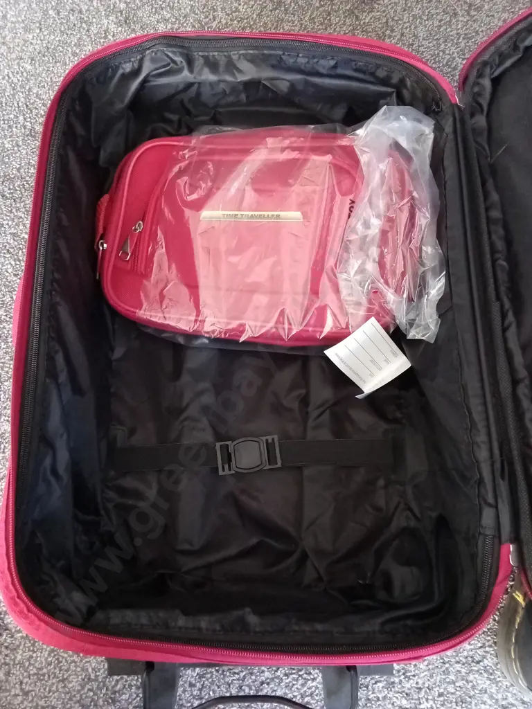 2 SUITCASES Image 1++
