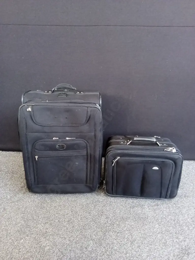 2 SUITCASES AND A DUFFLE BAG Image 1++