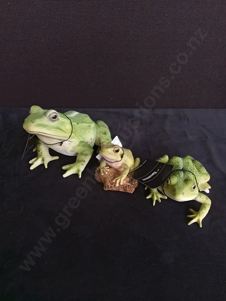 3 TAKASHO FROG FIGURINES Image 1++
