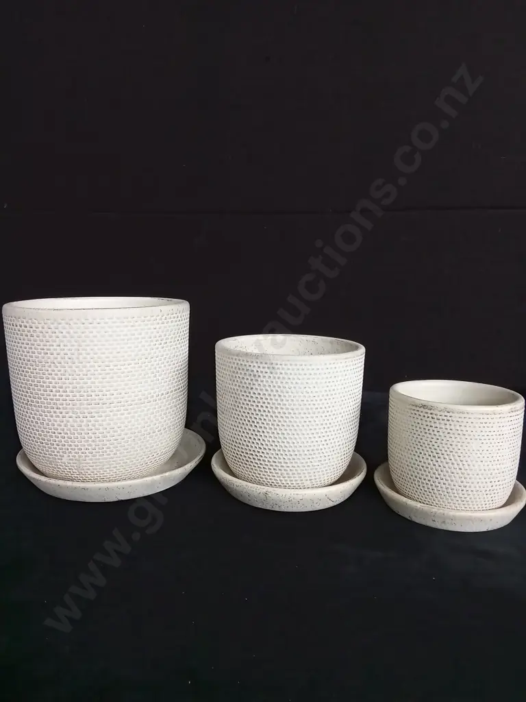 3 SAND PLANT POTS ON BASES Image 1++