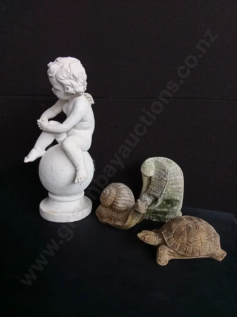 4 PIECES STONE GARDEN DECOR, TALLEST H 39 CM Image 1++