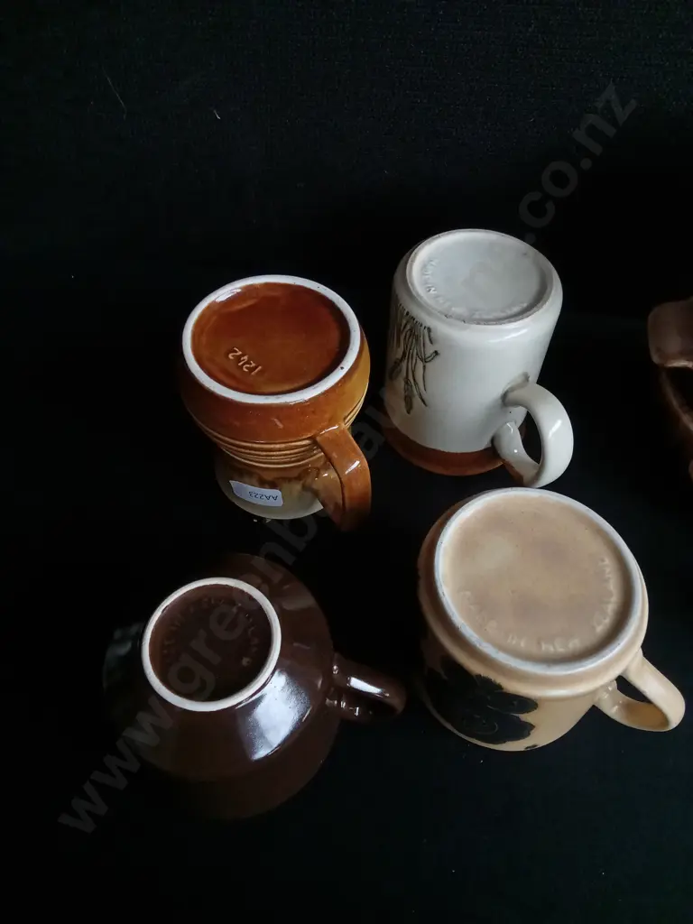 VINTAGE EARTH TONED CROWN LYNN AND KELSTON CERAMICS MIX, 12 PIECES Image 1++