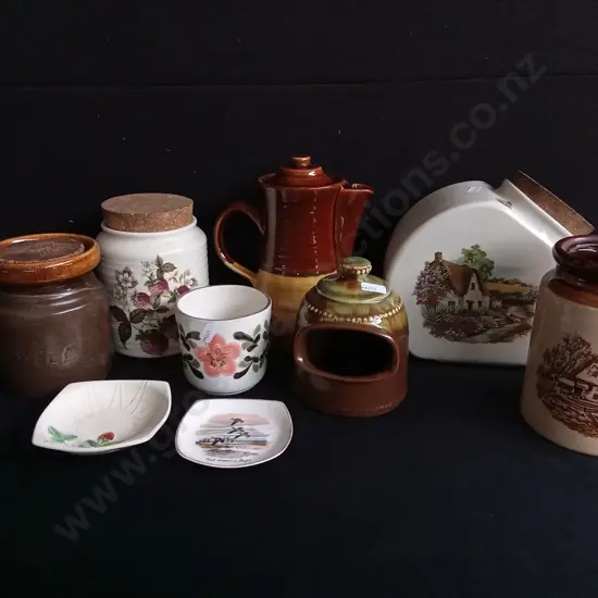 VINTAGE POTTERY COLLECTION, INCLUDING CROWN LYNN, TITIANWARE, MIDWINTER STYLECRAFT. 9 PIECES