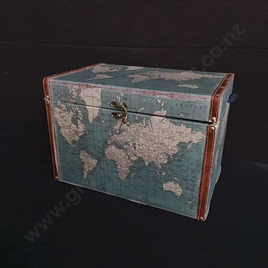 WORLD MAP CHEST AND CONTENTS, W 37 CM X H 26 CM