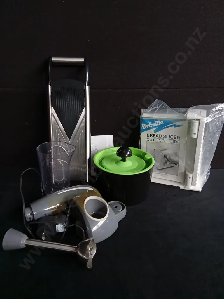 KITCHEN ITEMS, BREVILLE BREAD SLICER, MANDOLINE, HAND BLENDER AND SALAD SPINNER Image 1++