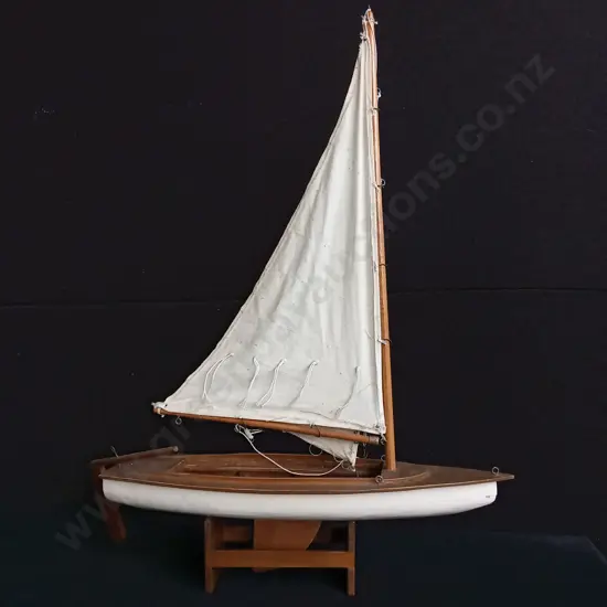 VINTAGE WOODEN SAILBOAT MODEL H 63 CM