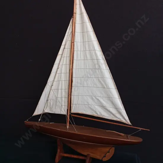 VINTAGE WOODEN SAILBOAT MODEL H 1M