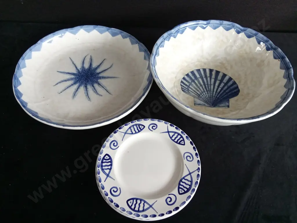 2 OCEAN THEMED PLATTERS MADE IN ITALY AND 3 FISH PLATES Image 1++