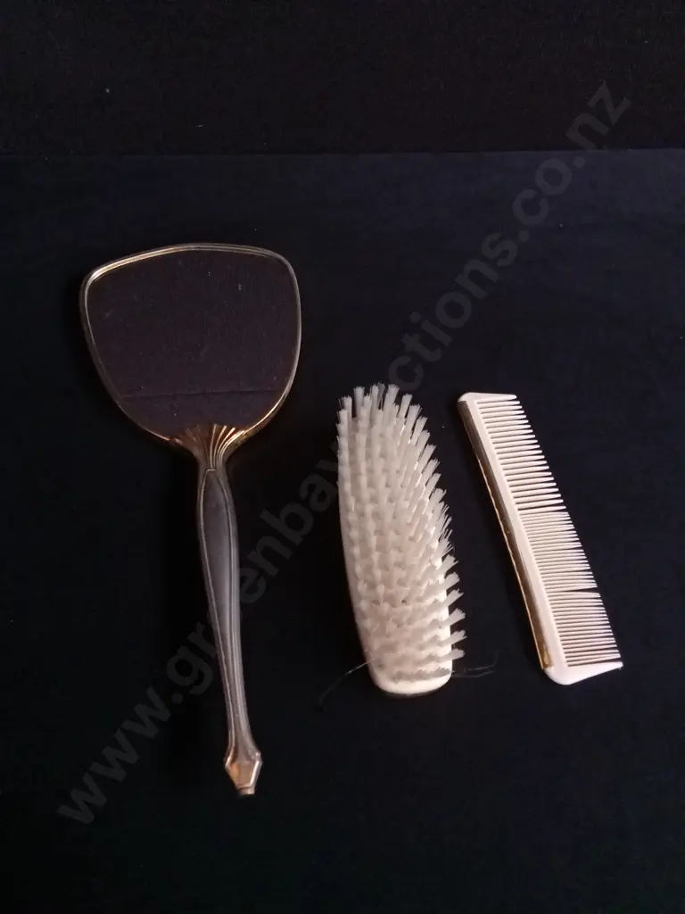 VINTAGE 3 PIECE VANITY SET Image 1++