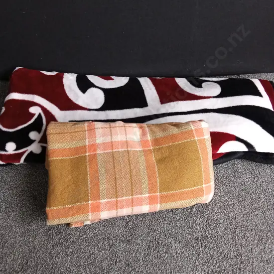 2 BLANKETS ONE WITH MĀORI DESIGN