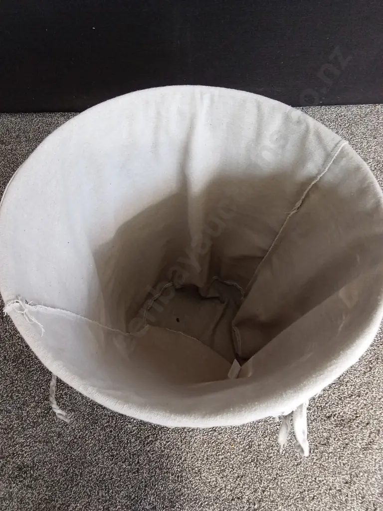 WICKER LAUNDRY BASKET Image 1++
