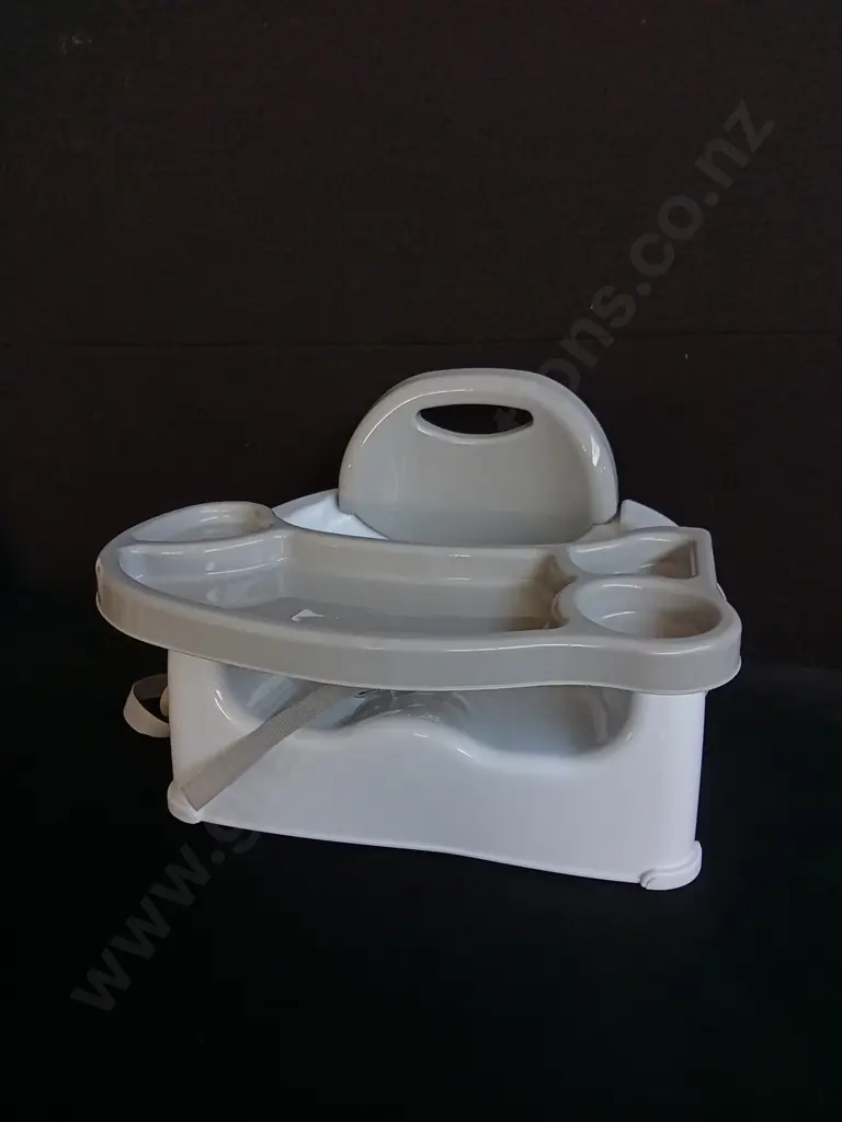FEEDING BOOSTER SEAT Image 1++