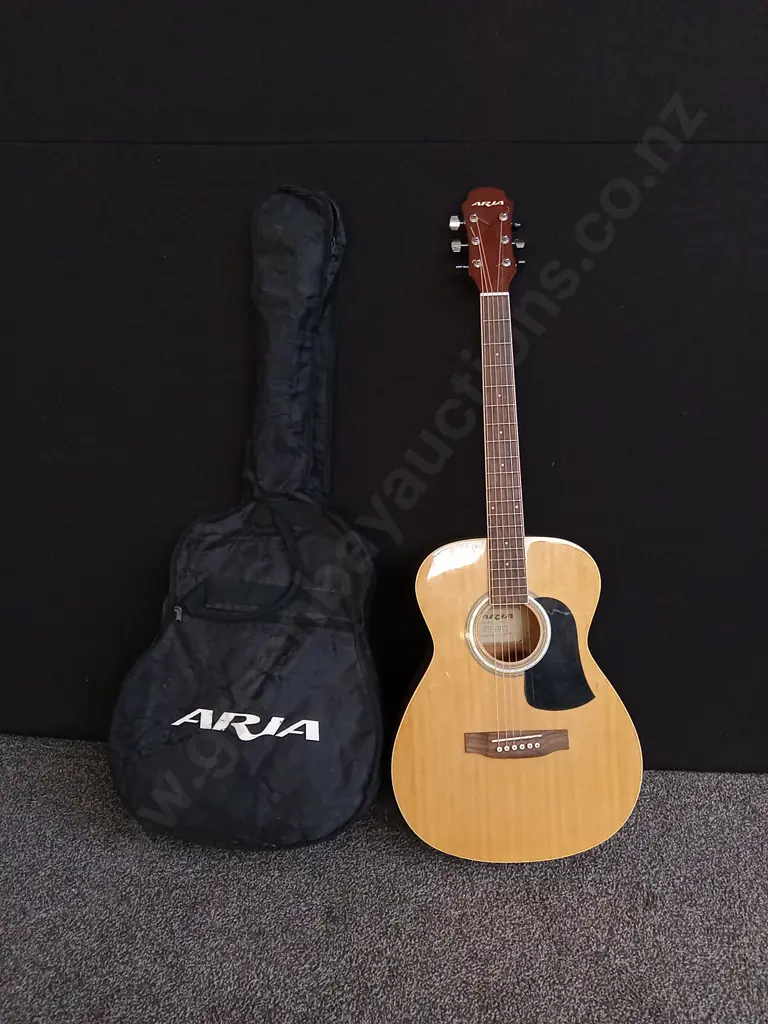 ARIA AUTISTIC GUITAR IN CASE Image 1++