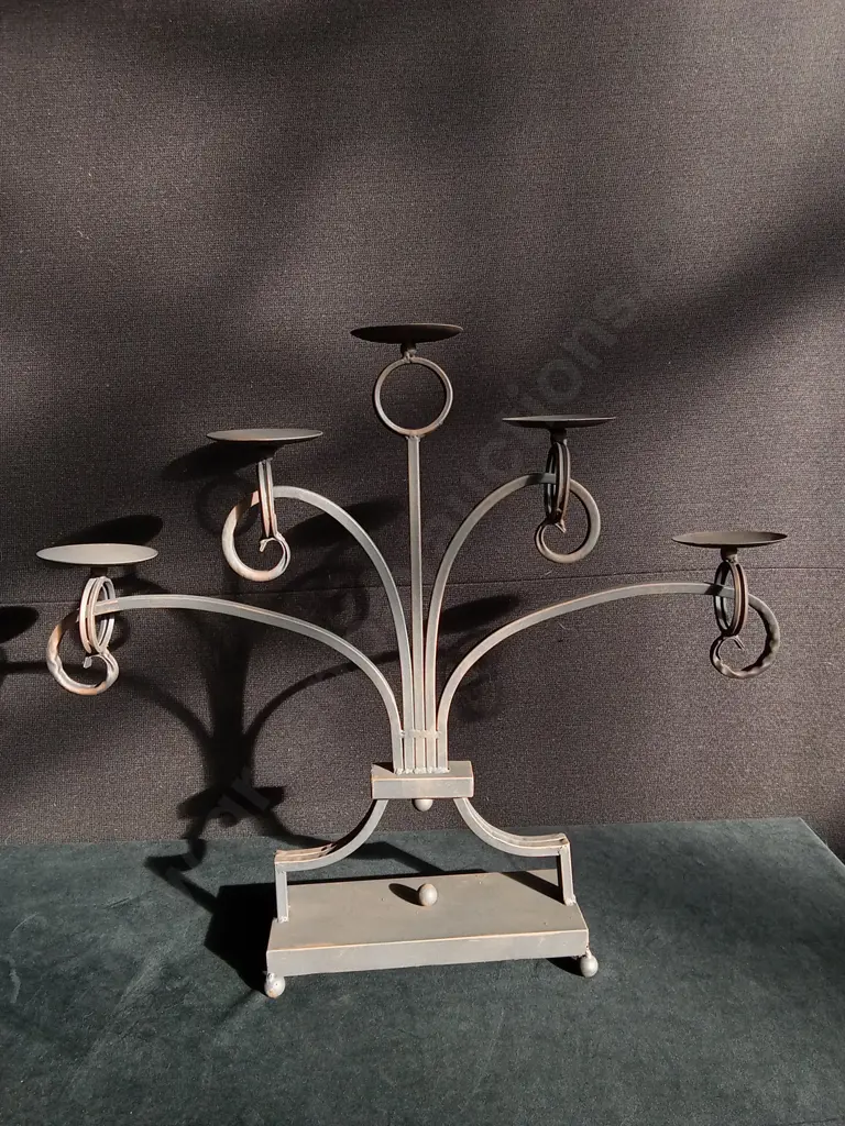 LARGE BRAND NEW CANDLE HOLDER Image 1++
