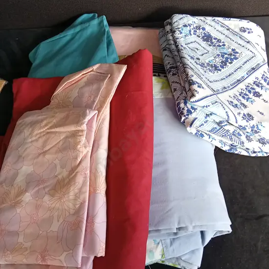 BOX OF BEDDING