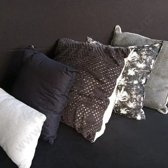 5 CUSHIONS