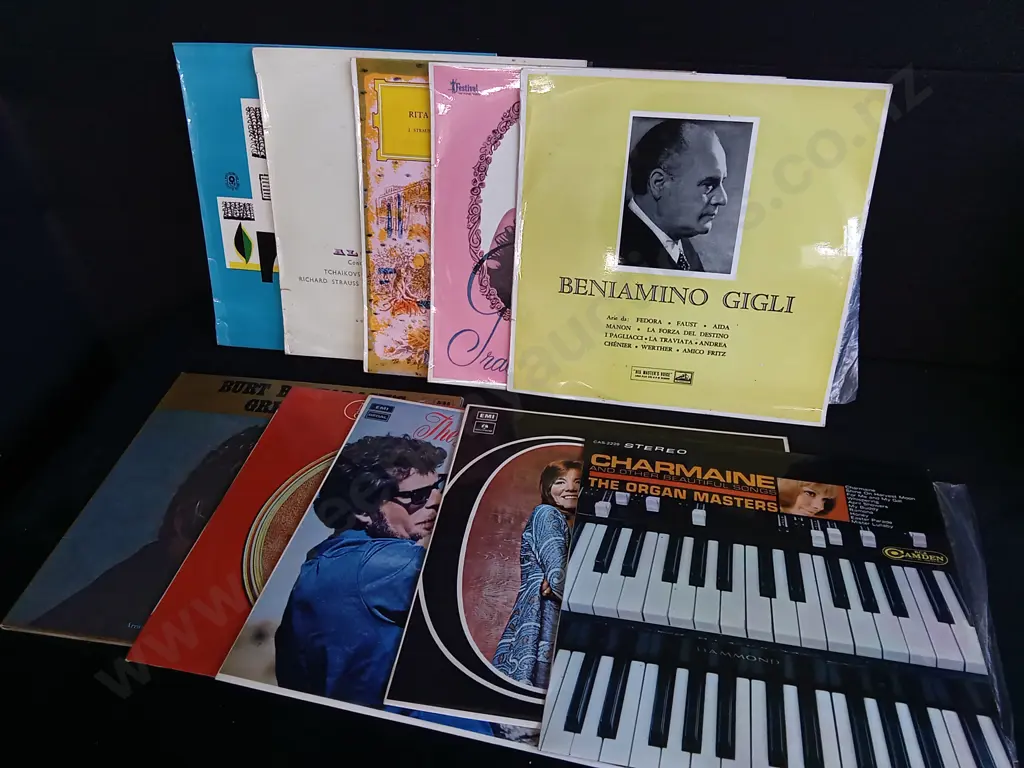 MIX OF 10 VINTAGE RECORDS Image 1++