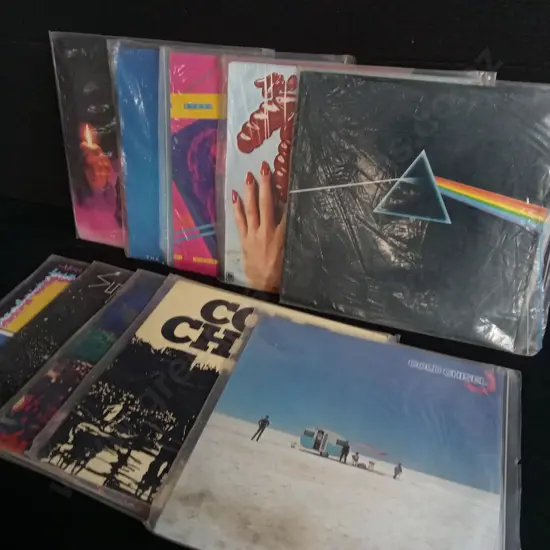 MIX OF 10 VINTAGE RECORDS