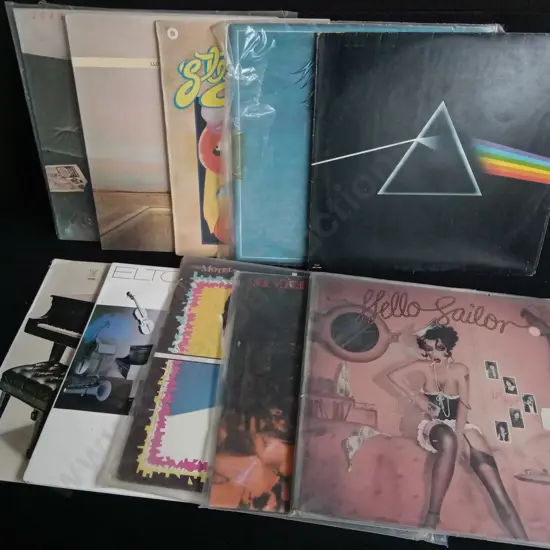 MIX OF 10 VINTAGE RECORDS