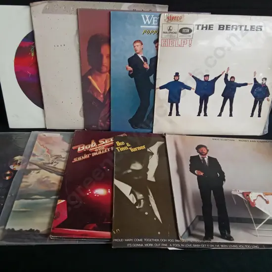 MIX OF 10 VINTAGE RECORDS