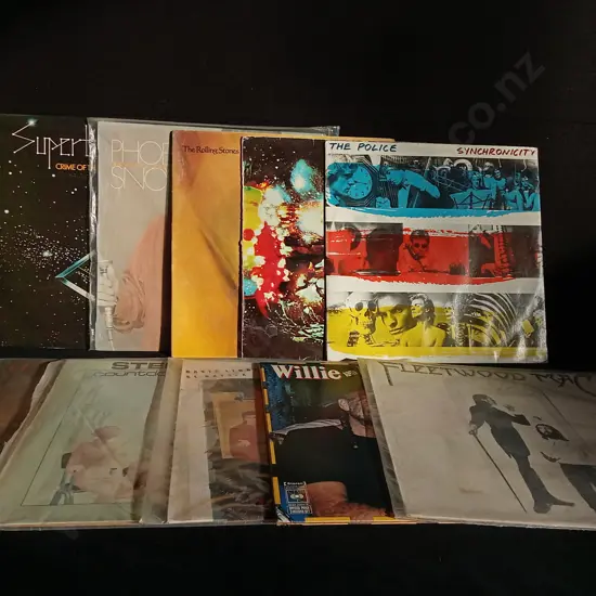 MIX OF 10 VINTAGE RECORDS