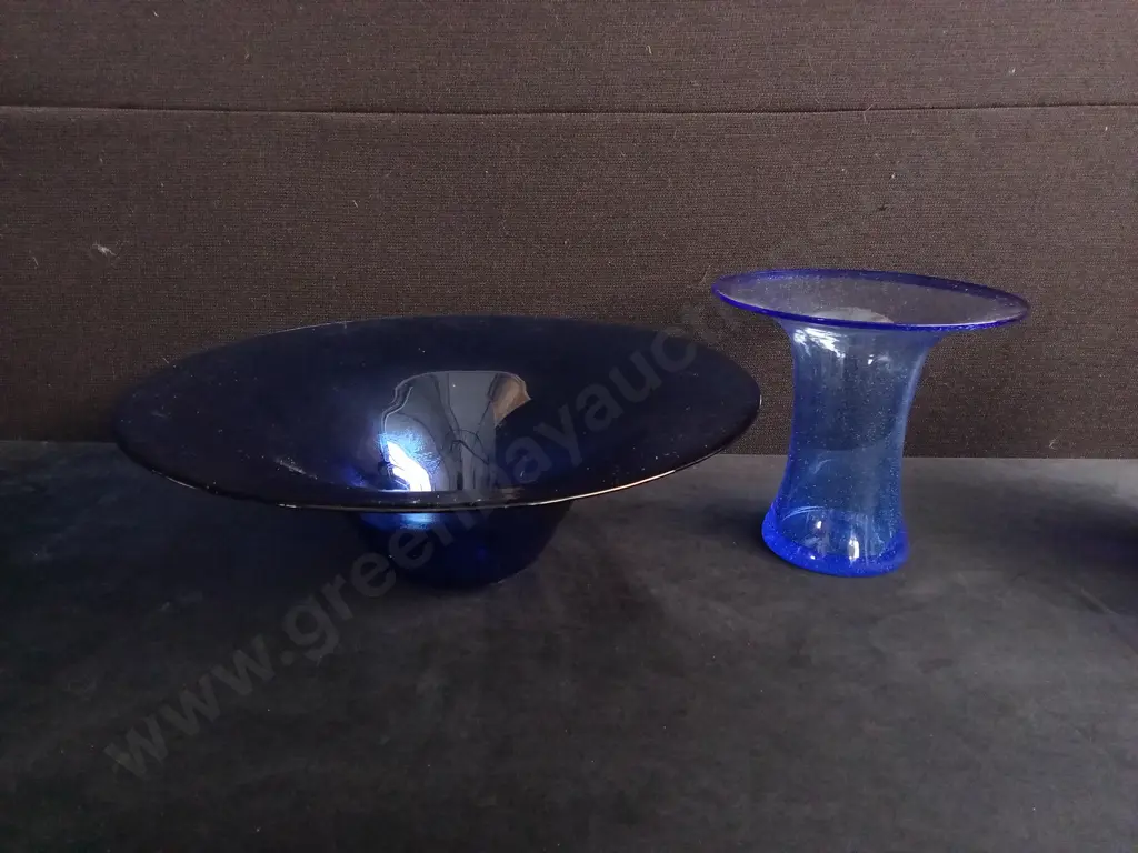 BLUE GLASS VASE AND BOWL Image 1++