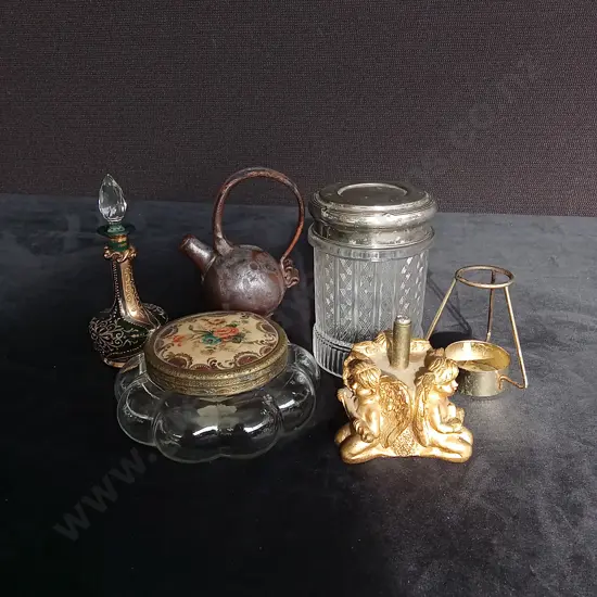 6 DECORATIVE ITEMS