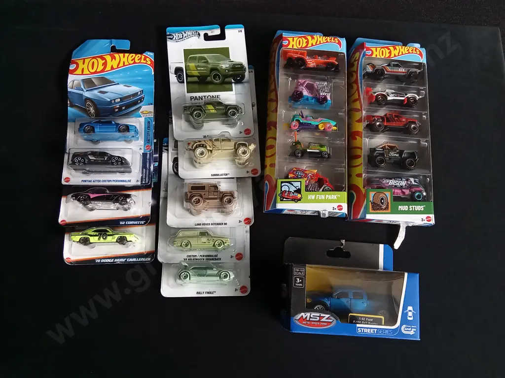 BRAND NEW TOY CARS, PACKAGED Image 1++