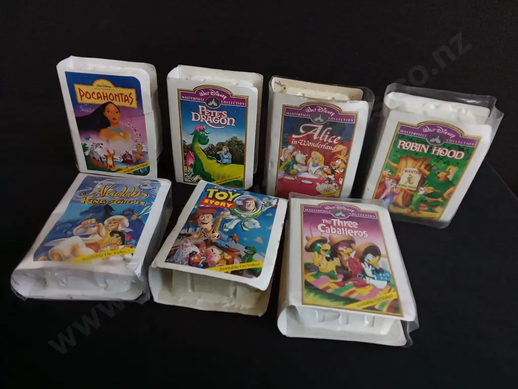 7 PIECES VINTAGE HAPPY MEAL TOYS, PACKAGED Image 1++