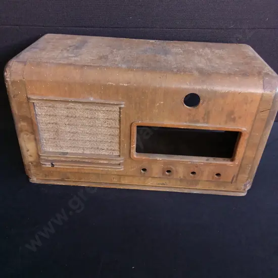 VINTAGE WOODEN RADIO CABINET