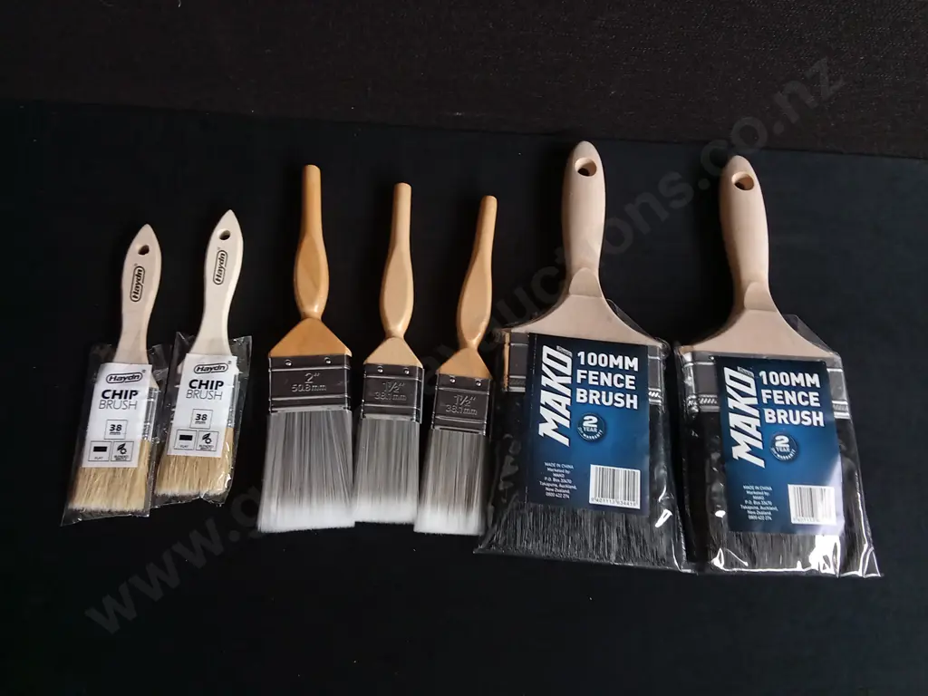 7 PIECES BRAND NEW PAINTBRUSHES Image 1++