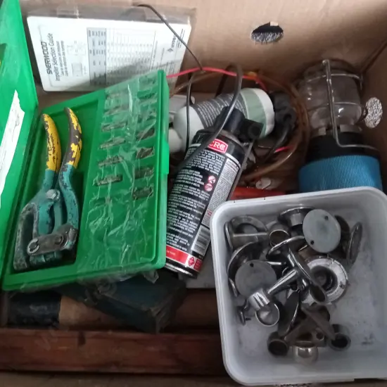 BOX OF ASSORTED ITEMS