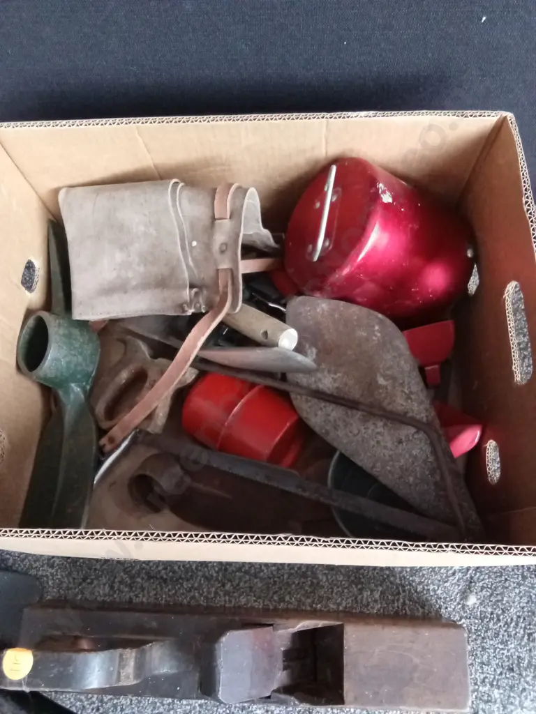 BOX OF ASSORTED ITEMS Image 1++