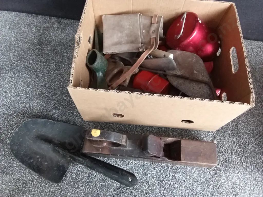 BOX OF ASSORTED ITEMS Image 1++