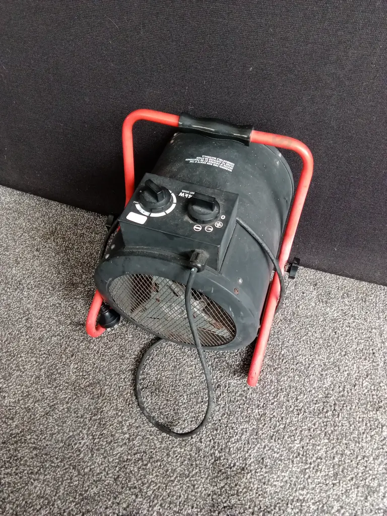 ELECTRIC WORKSHOP FAN HEATER 2.4KW Image 1++