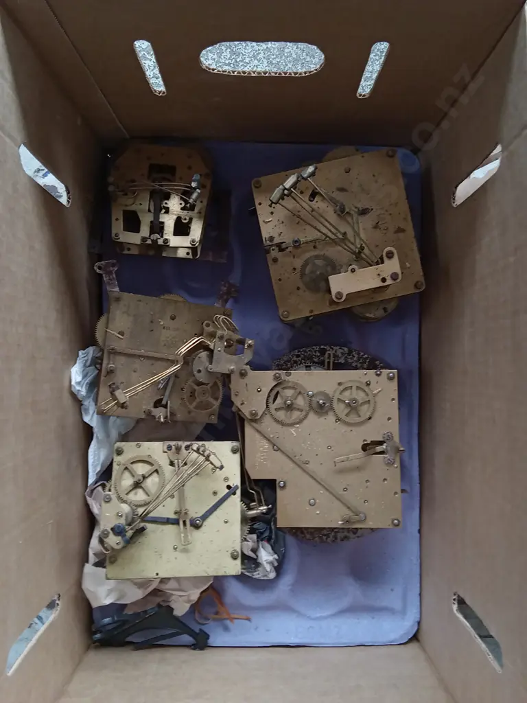 BOX OF ANTIQUE MANTEL AND GRANDFATHER CLOCK MOVEMENTS Image 1++