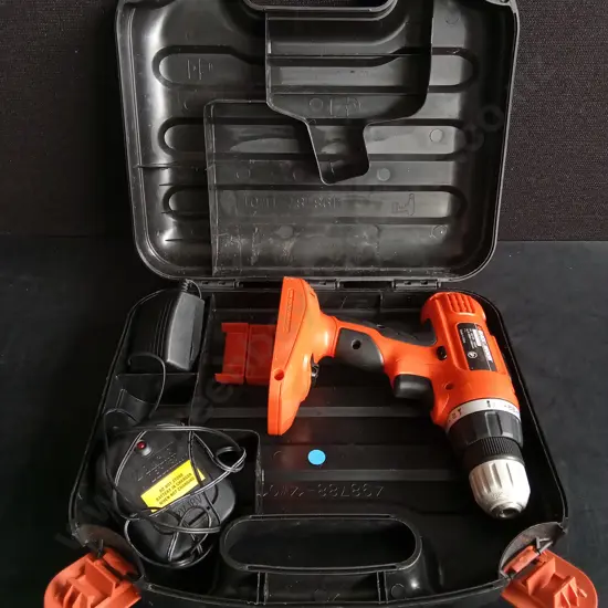 BLACK AND DECKER DRILL IN CASE, NO BATTERY