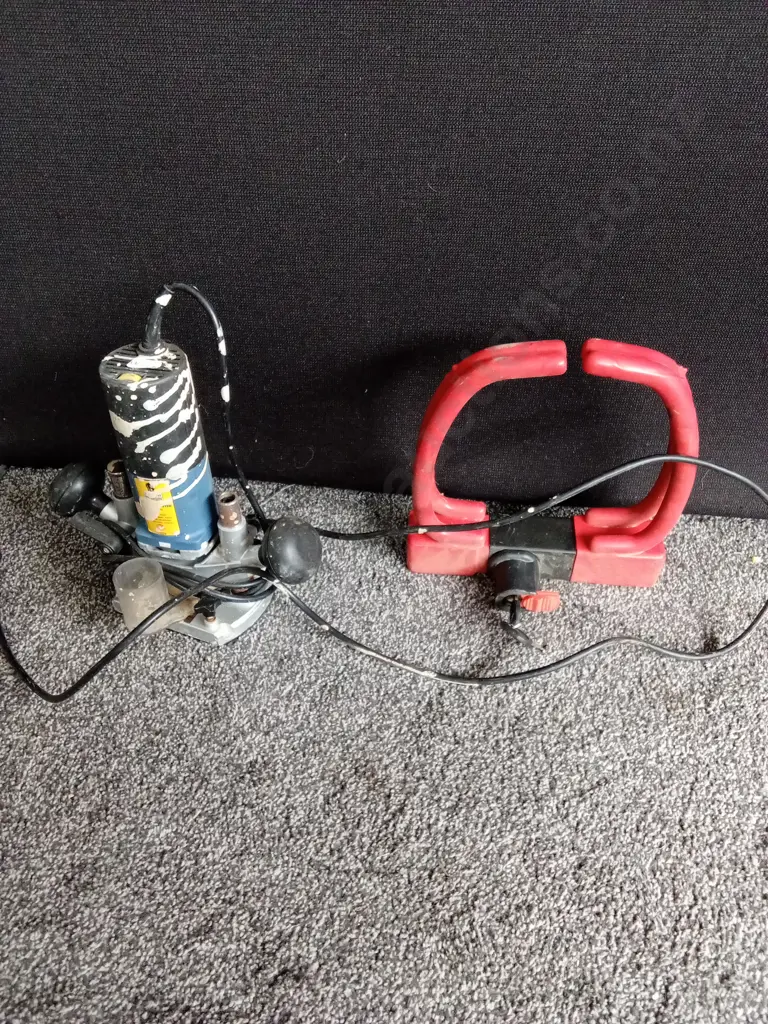 ROUTER AND WHEEL CLAMP Image 1++