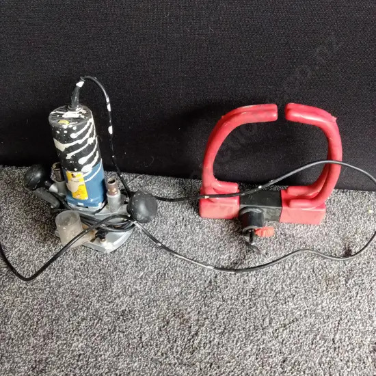 ROUTER AND WHEEL CLAMP