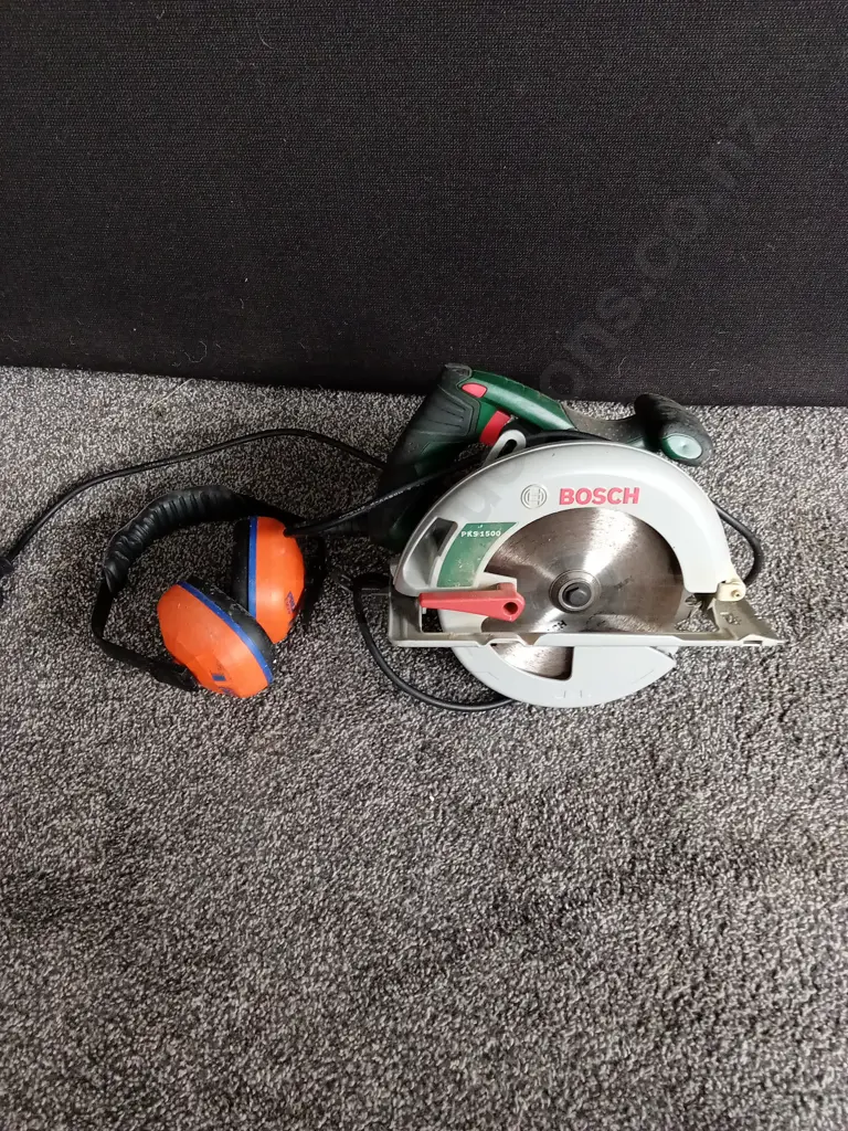 BOSCH CIRCULAR SAW AND EARMUFFS Image 1++