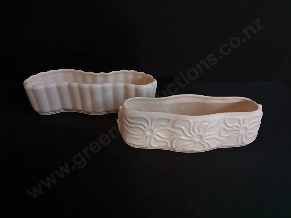 PAIR OF VINTAGE CROWN LYNN TROUGH VASES, W 27.5 CM AND 25 CM Image 1++